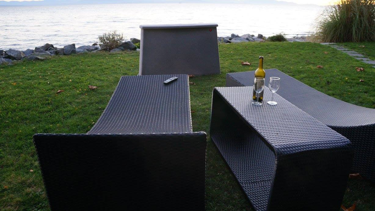Outdoor TV Cabinet - With built-in Remote Control TV Lift